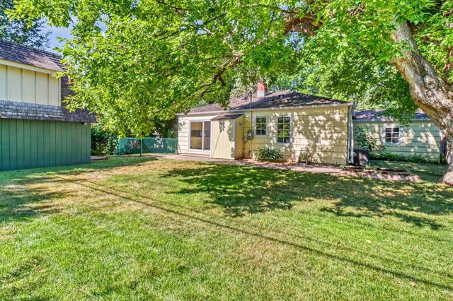 1526 6th Street S, Fargo, ND 58103