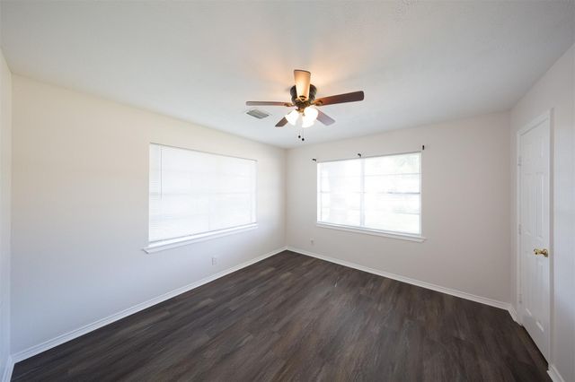 7917 N Martin Luther King Avenue, Hitchcock, TX 77563