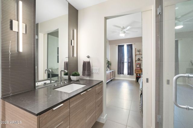 2300 E CAMPBELL Avenue 218, Phoenix, AZ 85016