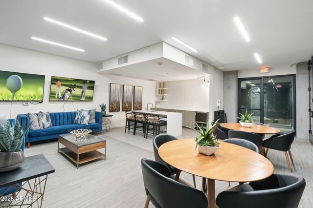 2300 E CAMPBELL Avenue 218, Phoenix, AZ 85016