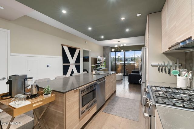 2300 E CAMPBELL Avenue 218, Phoenix, AZ 85016