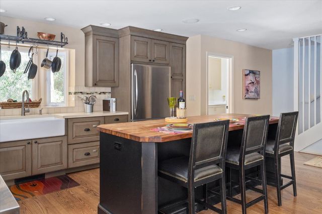 1598 Coyote Dr, Murphys, CA 95247