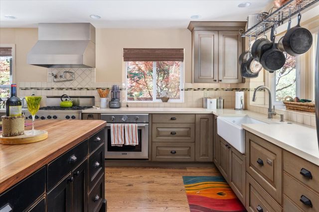 1598 Coyote Dr, Murphys, CA 95247