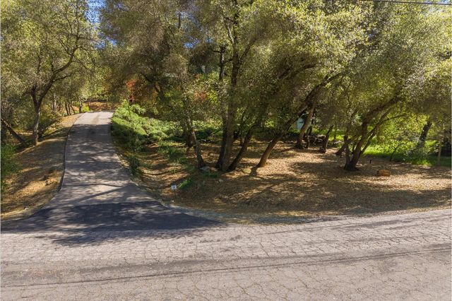 1598 Coyote Dr, Murphys, CA 95247