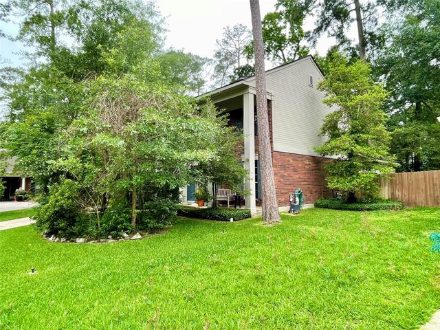 123 W Trillium Court, The Woodlands, TX 77381