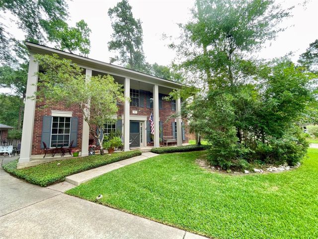 123 W Trillium Court, The Woodlands, TX 77381