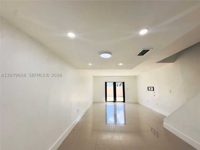 8010 SW 152nd Ave 211, Miami, FL 33193