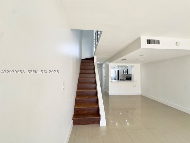 8010 SW 152nd Ave 211, Miami, FL 33193