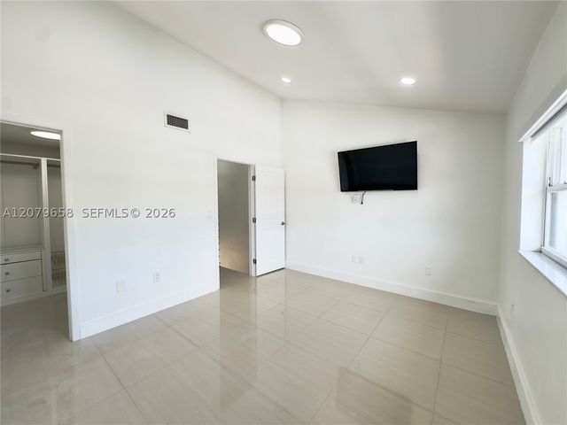 8010 SW 152nd Ave 211, Miami, FL 33193