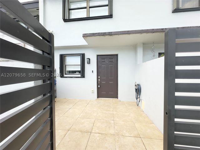 8010 SW 152nd Ave 211, Miami, FL 33193