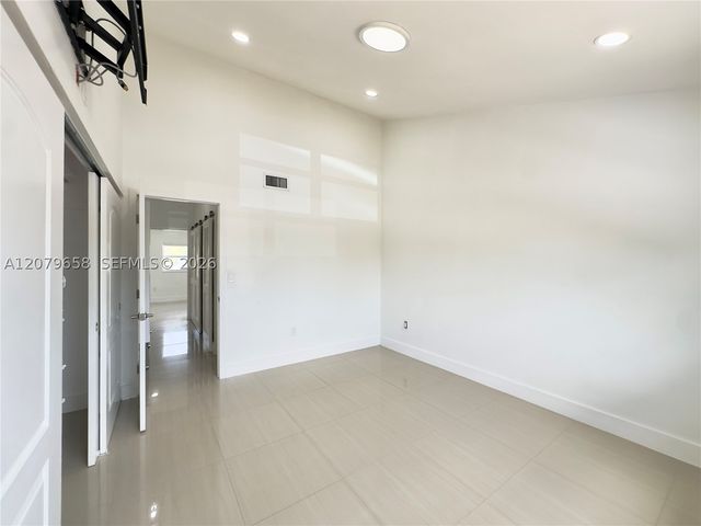 8010 SW 152nd Ave 211, Miami, FL 33193