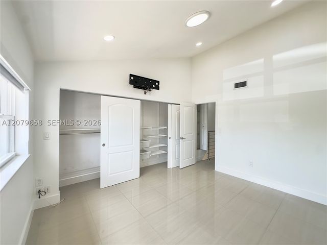 8010 SW 152nd Ave 211, Miami, FL 33193