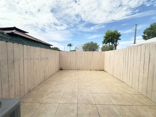 8010 SW 152nd Ave 211, Miami, FL 33193