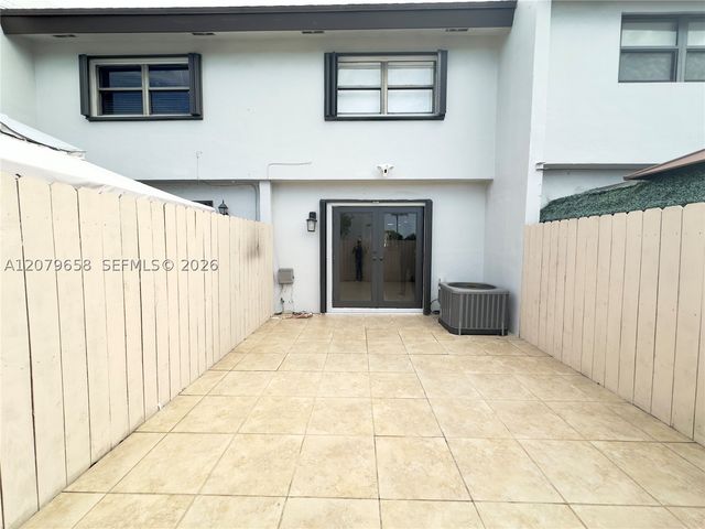 8010 SW 152nd Ave 211, Miami, FL 33193