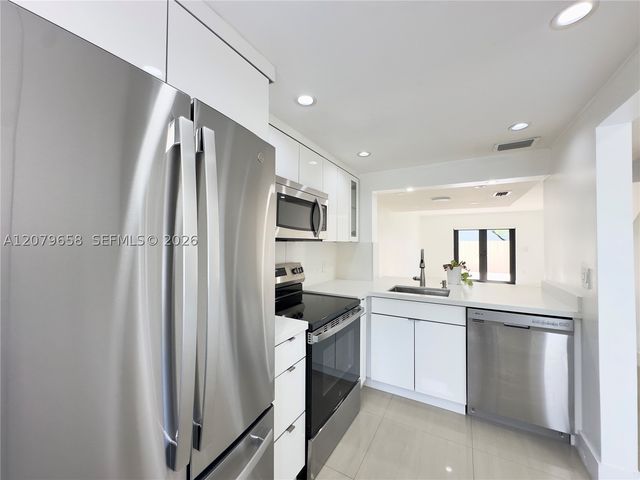 8010 SW 152nd Ave 211, Miami, FL 33193
