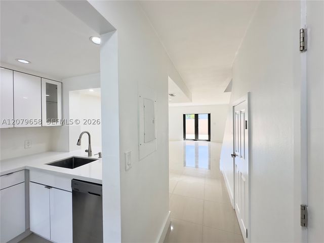 8010 SW 152nd Ave 211, Miami, FL 33193