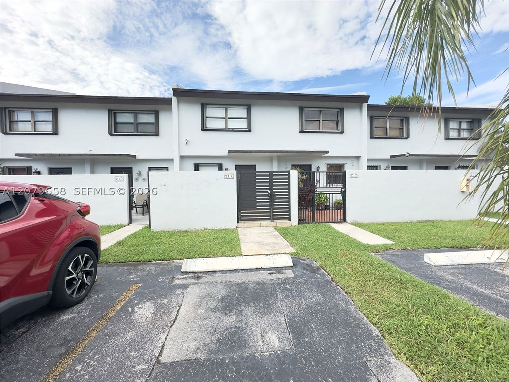 8010 SW 152nd Ave 211, Miami, FL 33193
