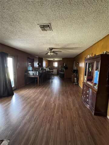 106 N 7th Street E, Dawson, TX 76639