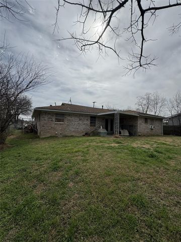 106 N 7th Street E, Dawson, TX 76639
