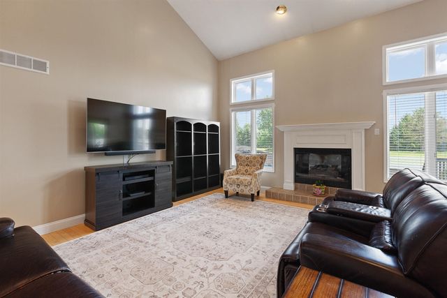 32321 Liparoto Drive, Rockwood, MI 48173