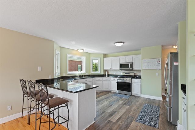 32321 Liparoto Drive, Rockwood, MI 48173