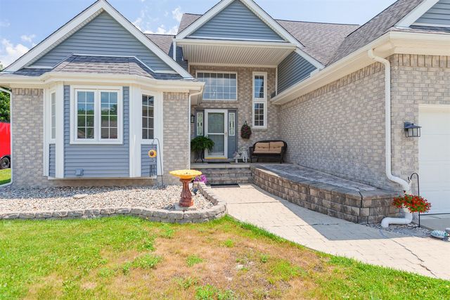 32321 Liparoto Drive, Rockwood, MI 48173