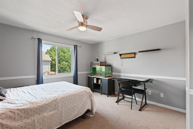 32321 Liparoto Drive, Rockwood, MI 48173