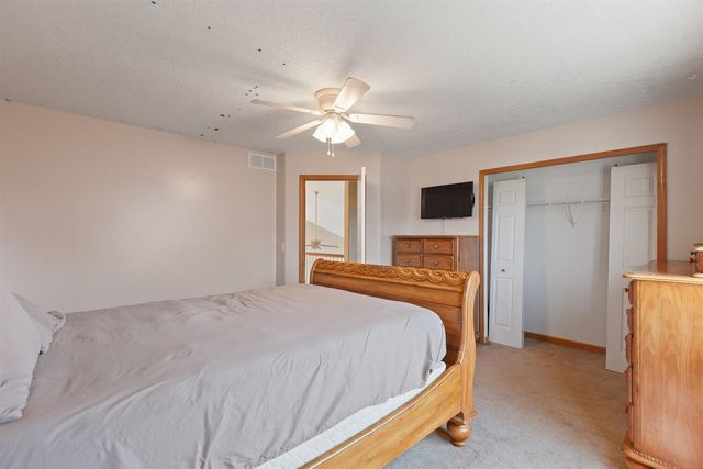 32321 Liparoto Drive, Rockwood, MI 48173