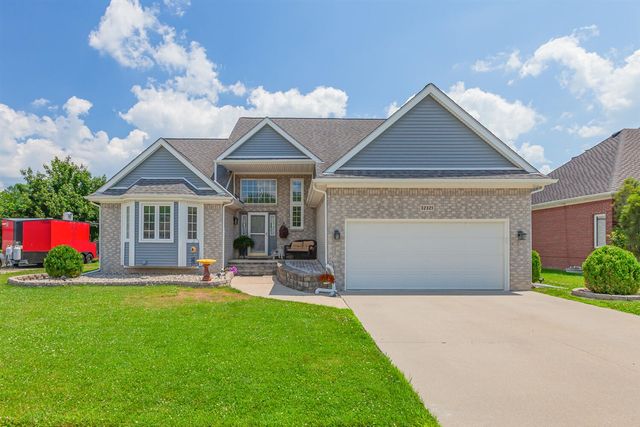 32321 Liparoto Drive, Rockwood, MI 48173