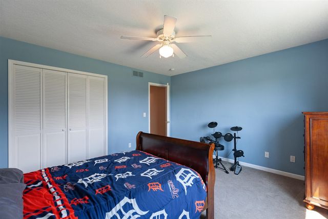 32321 Liparoto Drive, Rockwood, MI 48173