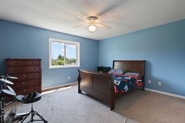 32321 Liparoto Drive, Rockwood, MI 48173