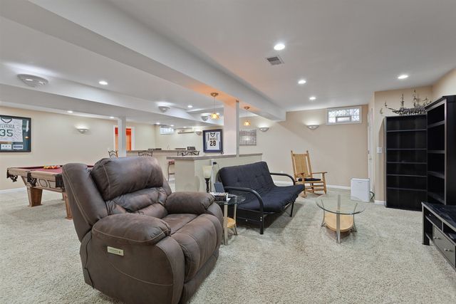 32321 Liparoto Drive, Rockwood, MI 48173