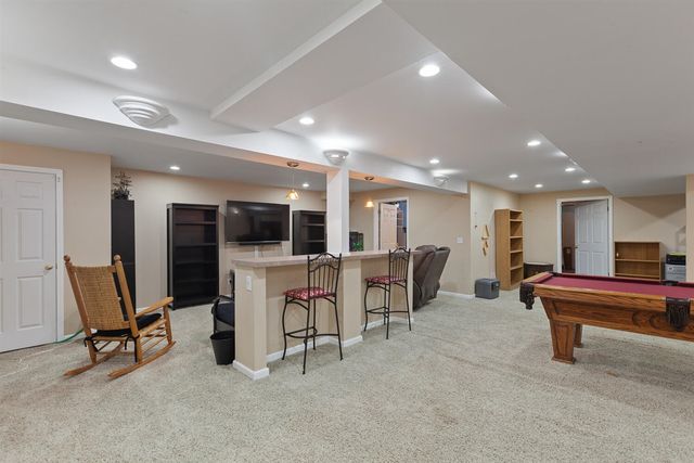 32321 Liparoto Drive, Rockwood, MI 48173