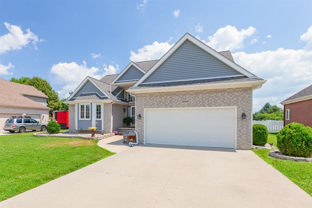 32321 Liparoto Drive, Rockwood, MI 48173