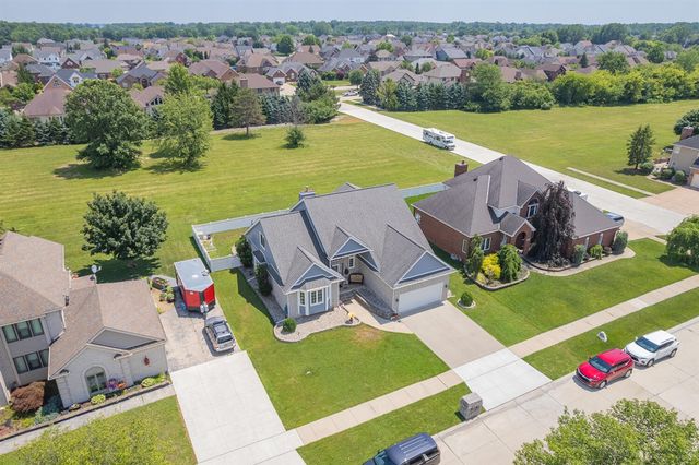 32321 Liparoto Drive, Rockwood, MI 48173