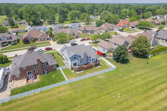 32321 Liparoto Drive, Rockwood, MI 48173