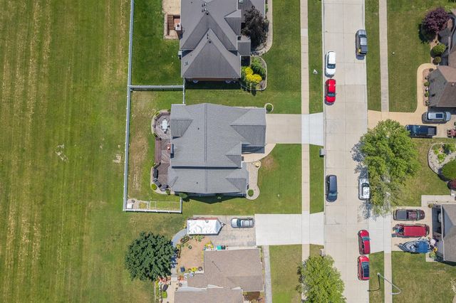 32321 Liparoto Drive, Rockwood, MI 48173