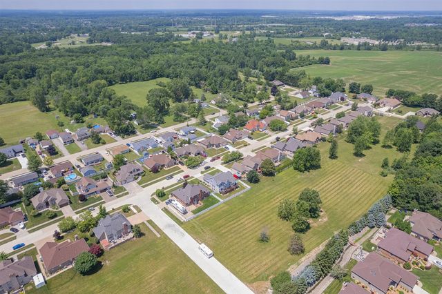32321 Liparoto Drive, Rockwood, MI 48173