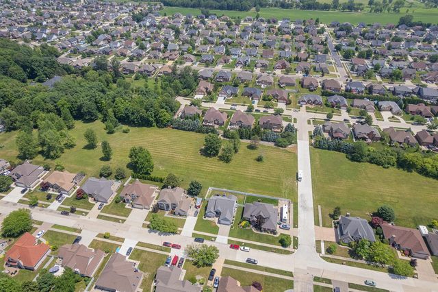 32321 Liparoto Drive, Rockwood, MI 48173