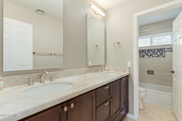 14040 S 24TH Way, Phoenix, AZ 85048