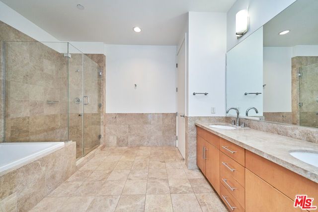 3223 W 6th Street 606, Los Angeles, CA 90020