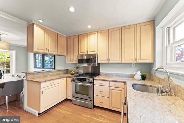 850 N KENSINGTON ST, Arlington, VA 22205