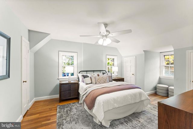 850 N KENSINGTON ST, Arlington, VA 22205