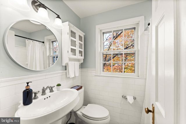 850 N KENSINGTON ST, Arlington, VA 22205