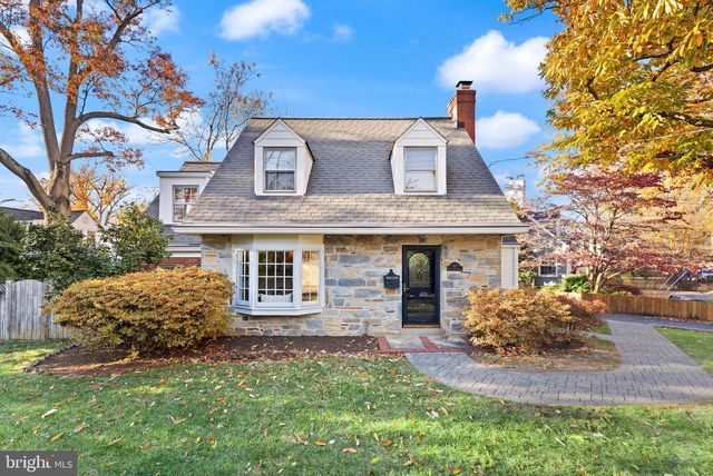 850 N KENSINGTON ST, Arlington, VA 22205