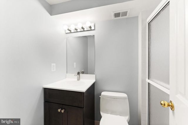 850 N KENSINGTON ST, Arlington, VA 22205