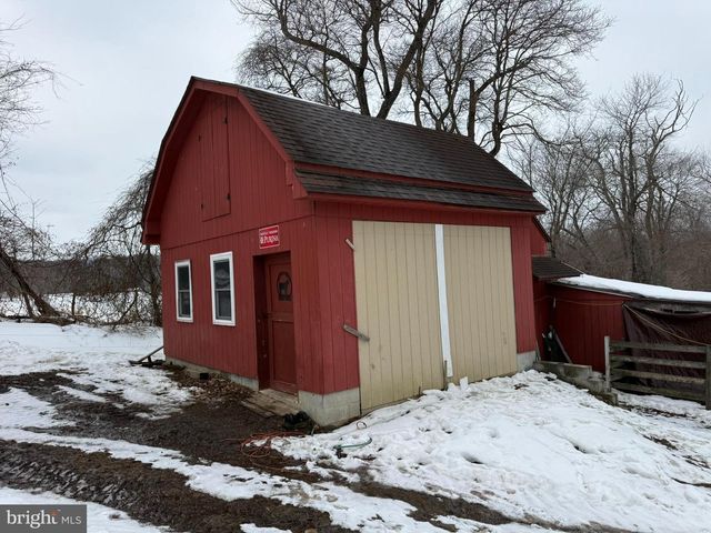 280 MAPLEFLOWER RD, Glenmoore, PA 19343