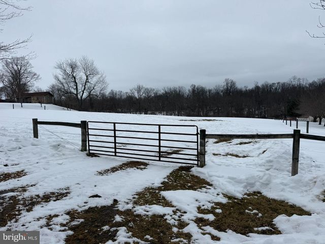 280 MAPLEFLOWER RD, Glenmoore, PA 19343