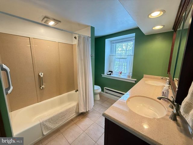 280 MAPLEFLOWER RD, Glenmoore, PA 19343