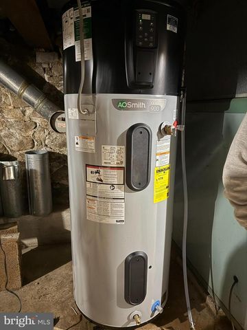 280 MAPLEFLOWER RD, Glenmoore, PA 19343